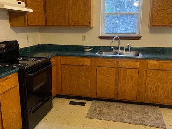 5th image of 373 Mullins Hollow Rd