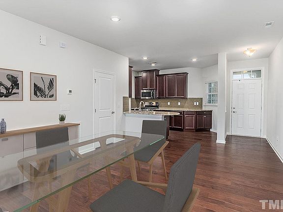 5th image of 540 Smallwood Dr