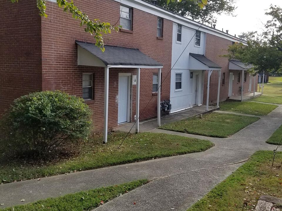 2nd image of 9 Lambeth Cir