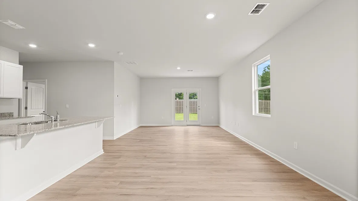 5 bed, 2361 sqft, $2,350 — Photo 4