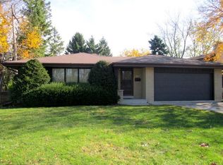 3002 S 76th St, West Allis, WI 53219