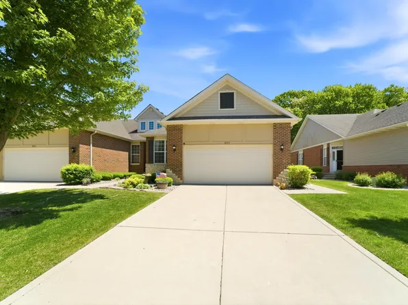 8745 Forest Glen Ct, Saint John, IN 46373