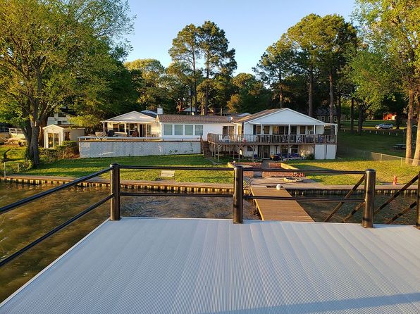 105 Bluewater Cir