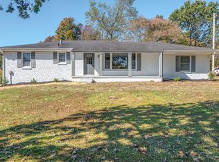 2154 Lake Rd, Greenbrier, TN 37073