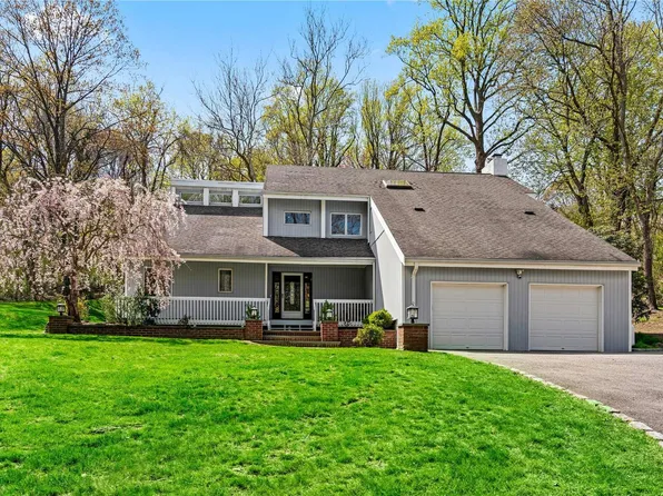 272 Southdown Road, Lloyd Harbor, NY 11743