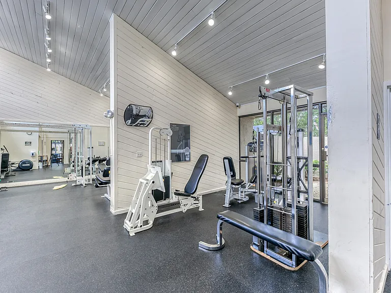 2200 S Cypress Bend Dr #101 — Photo 48