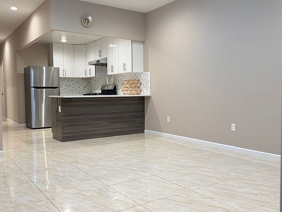2nd image of 4219 165th St Floor 1