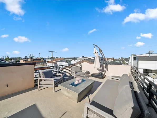 1/2 Poinsettia Ave, Corona Del Mar, CA 92625