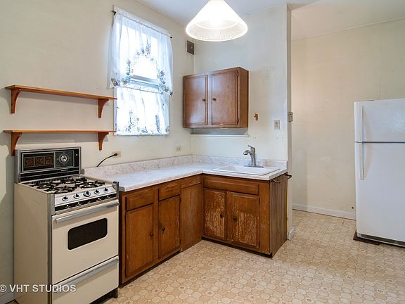 5th image of 937 Thomas Ave