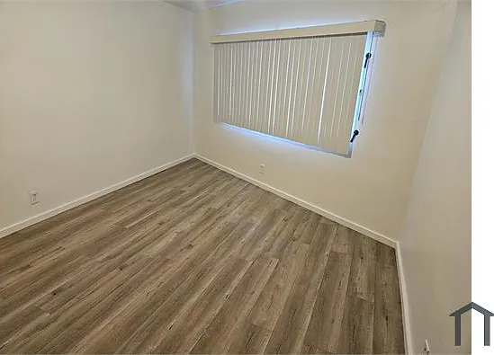 1615 S Dunsmuir Ave #1 — Photo 7