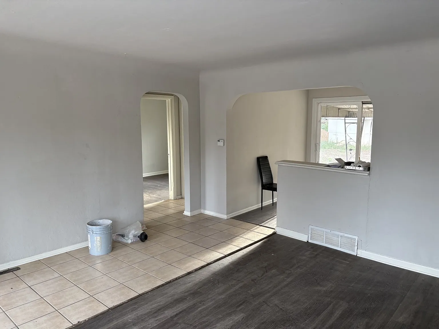 3 bed, 1092 sqft, $2,500 — Photo 3