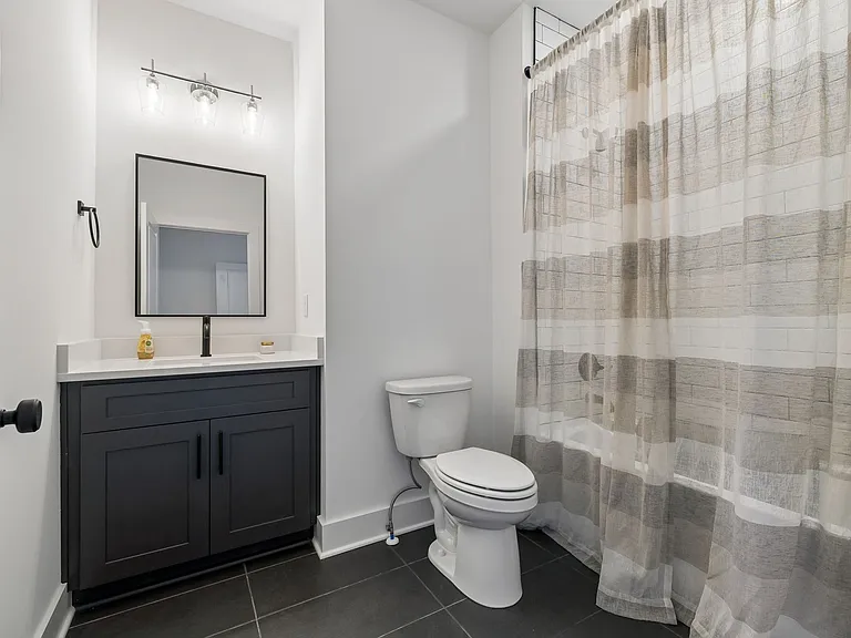 700 N Dupont Ave #310A — Photo 39