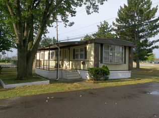 1075 Helen Ct, Madison Heights, MI 48071