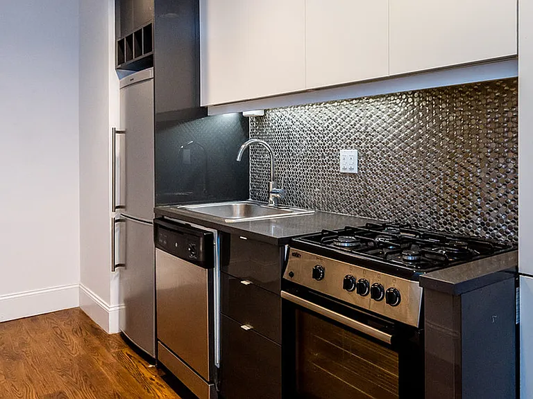 1635 Putnam Ave #2B — Photo 8