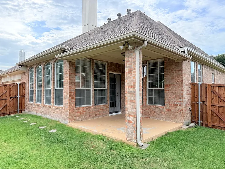 2408 Kittyhawk Dr — Photo 13