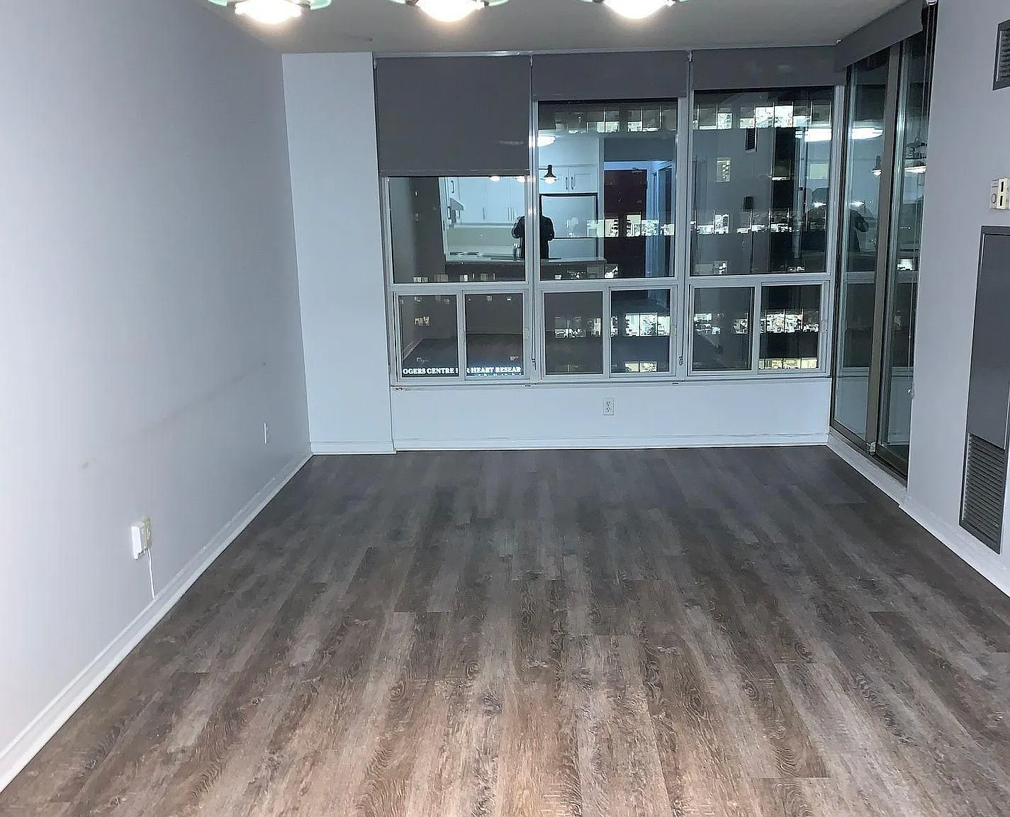 750 Bay St — Photo 2