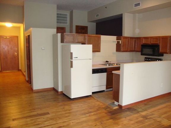 5th image of 408 W Saint Clair Ave APT 206