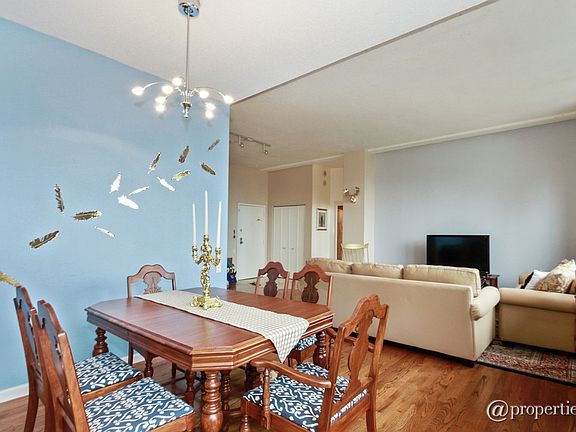 Living Room / Dining Room
