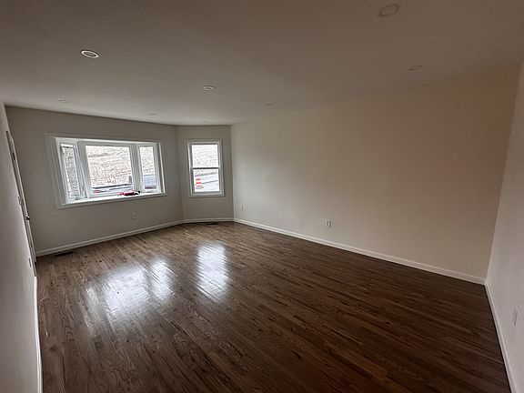 5th image of 449 Cedar Grove St #1