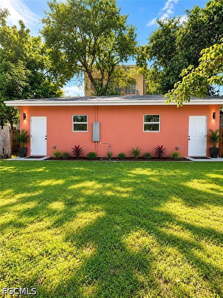 2 bed, 1.5 bath, 1000 sqft, $2,500 — Photo 1