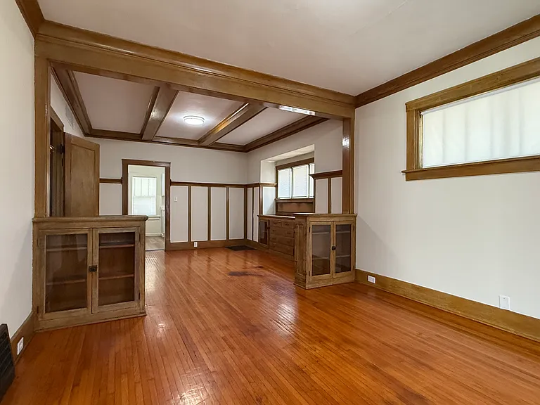 609 E Arcadia Ave — Photo 2