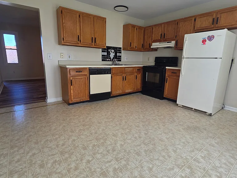 108 Robroy Ln — Photo 6