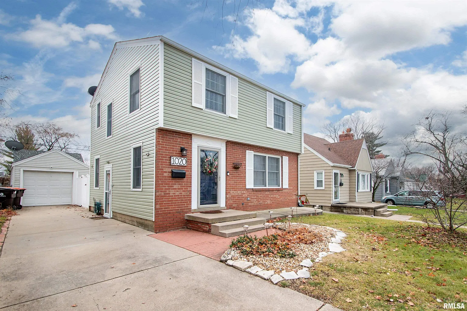 1020 E Tripp Ave photo 1