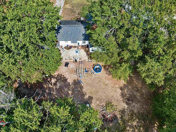 4th image of 6 Linwood Dr