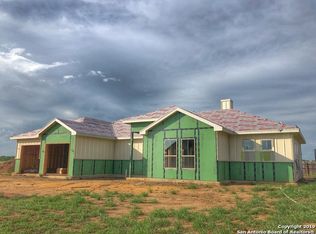 112 Park Hts, Poth, TX 78147