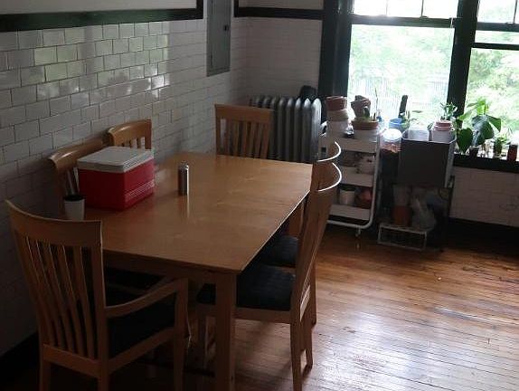 3rd image of 1248-60 W Devon Ave #1256-3