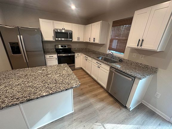 3rd image of 146 Villa Grande St #C