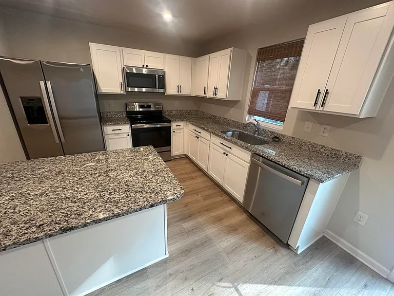 146 Villa Grande St #C — Photo 3