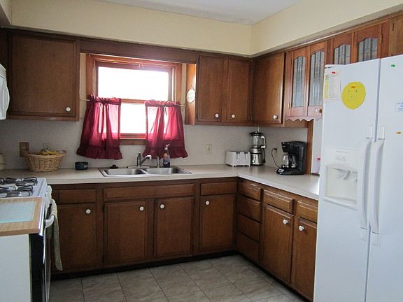 2nd image of 7512 Hazel Dr