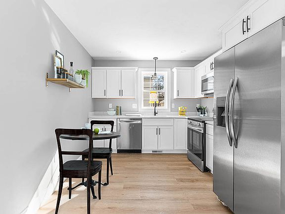 4th image of 4 Riverside Ave #4A