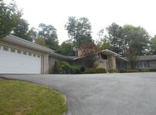 830 N Mohawk Dr, Erwin, TN 37650