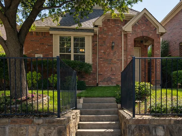 240 Carrington Ln, Lewisville, TX 75067