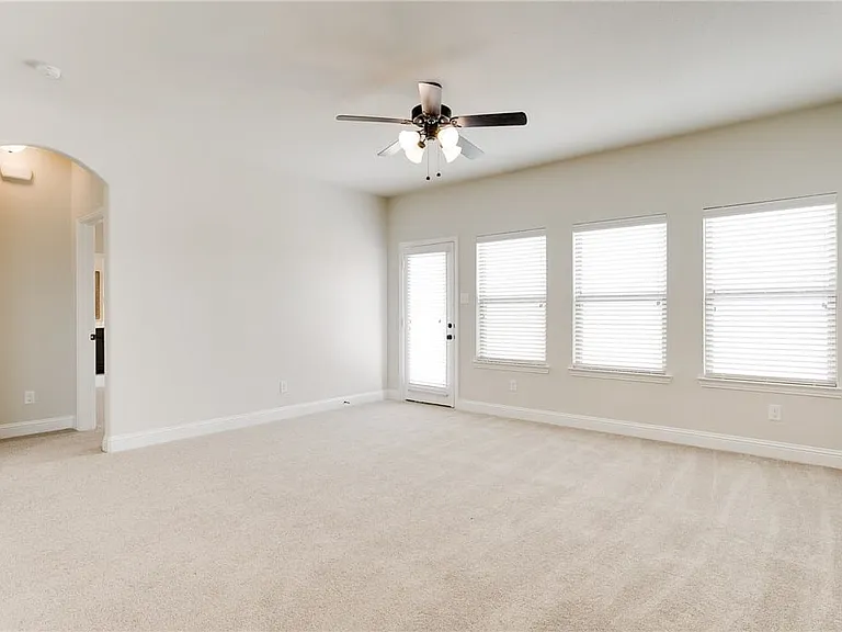 601 Beechwood Dr — Photo 6