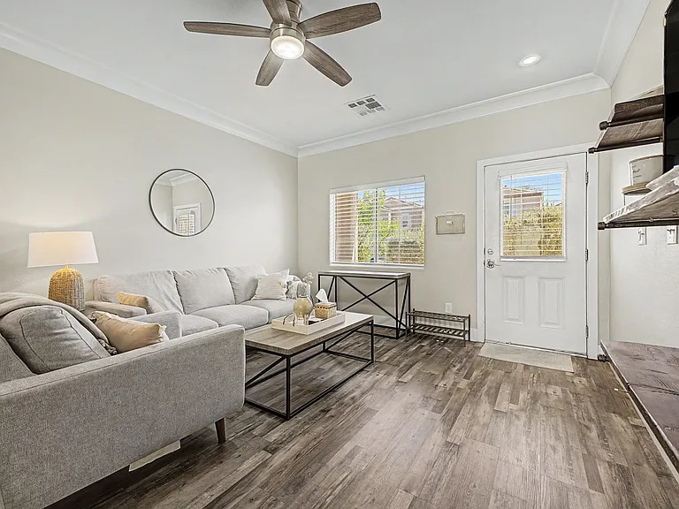10540 Blanca Peak Ave — Photo 4