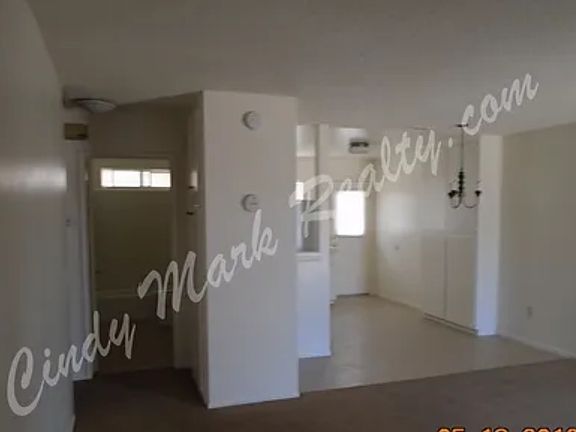 4th image of 73617 Sun Valley Dr