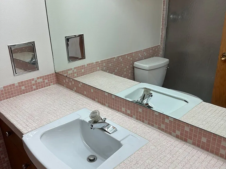 505 E Henry Clay St #204 — Photo 15