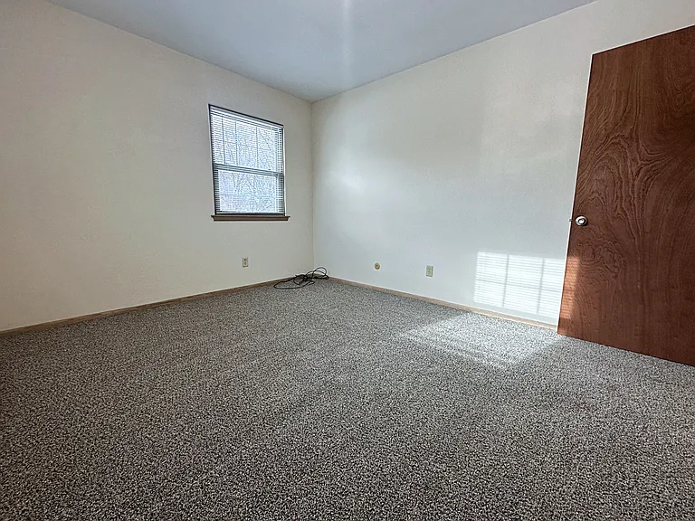 Lexlawn Apartments — Photo 27