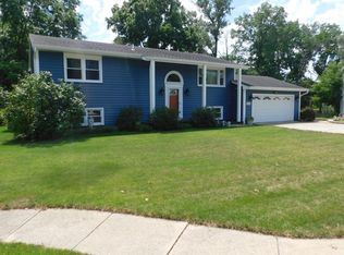 496 Gladys Ln, Chesterton, IN 46304