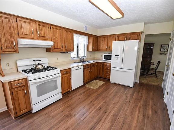 4th image of 1238 Hardwood Ln