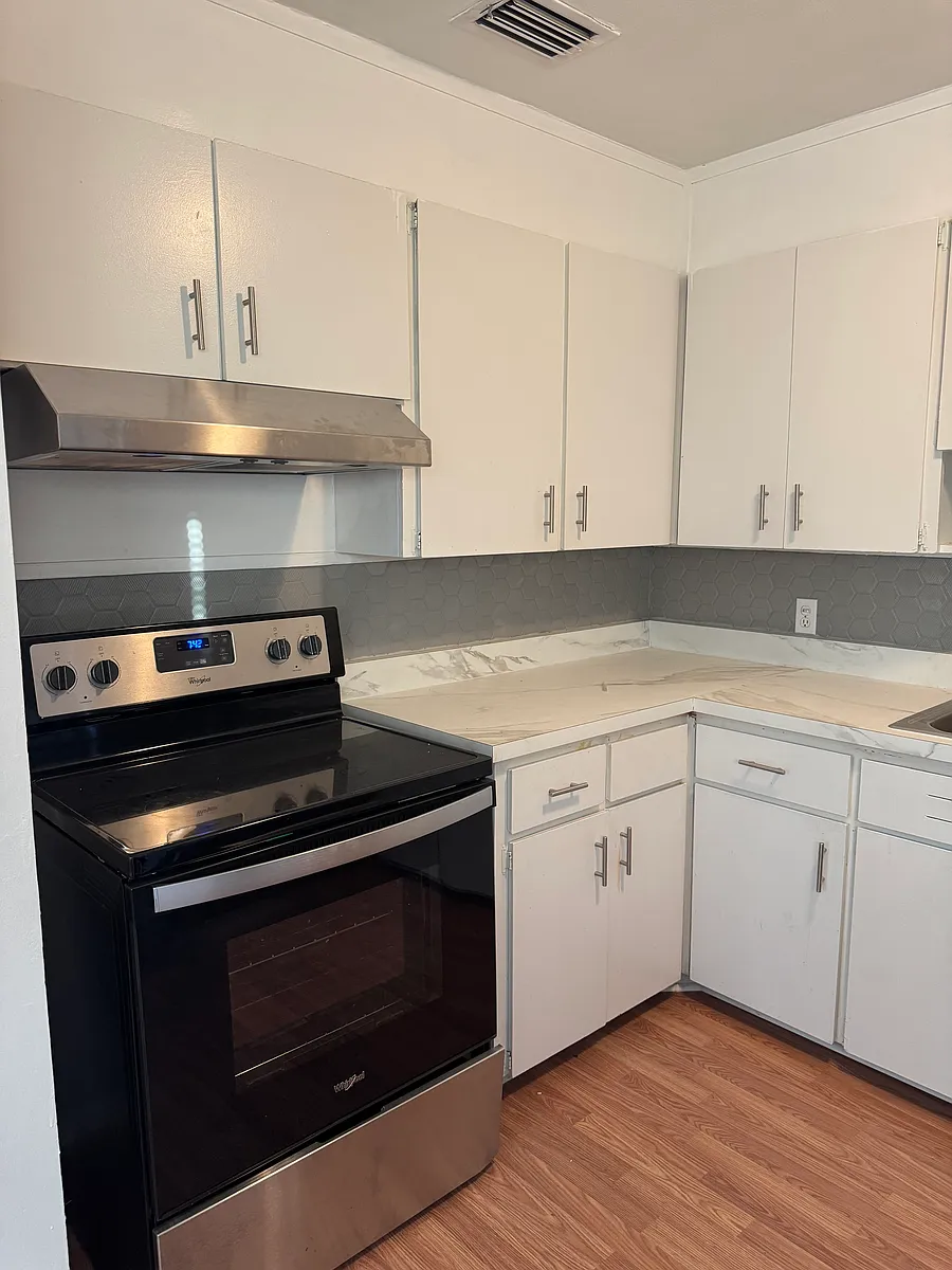 Building Photo - 2397 S Fletcher Ave #1