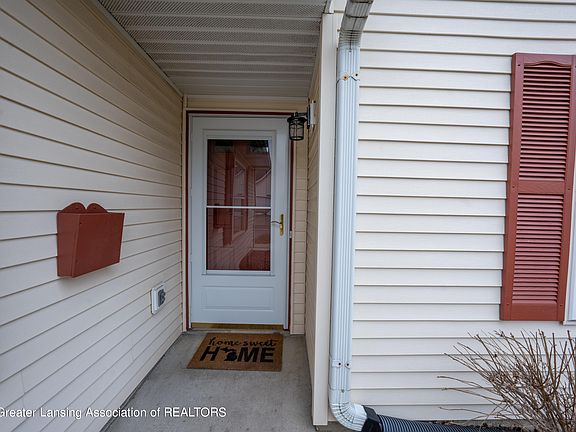 2nd image of 1998 Searl Ct