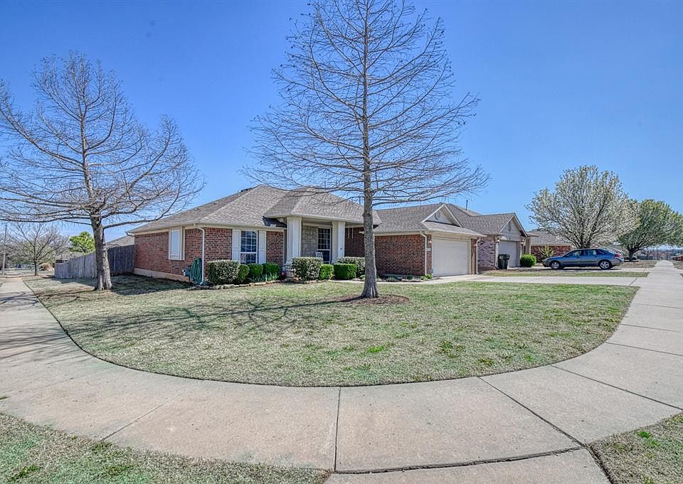 1st image of 537 Lone Oak Dr
