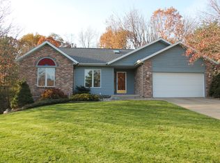 861 Meadowmeade Dr SE, Ada, MI 49301