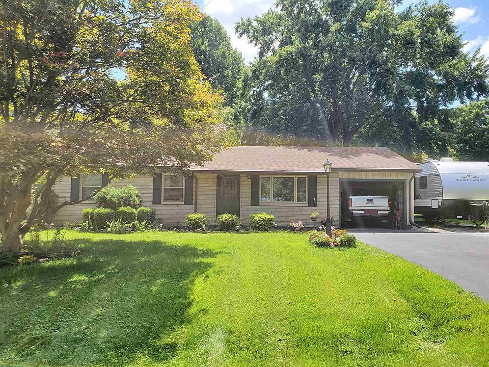 1st image of 3709 Henry Dr
