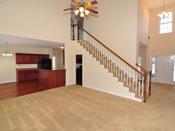 3rd image of 3713 Meadow Knoll Ct