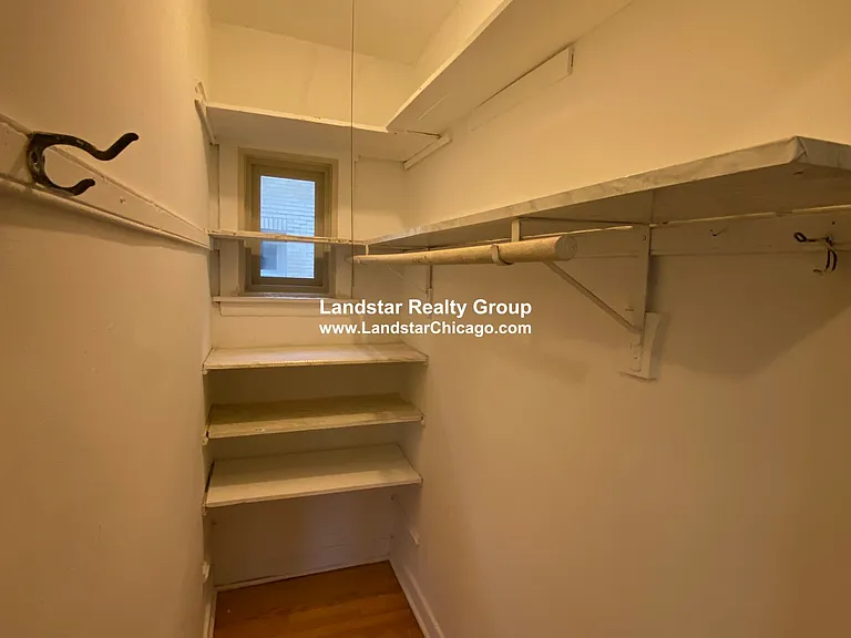 2815 W Berteau Ave #2 — Photo 12
